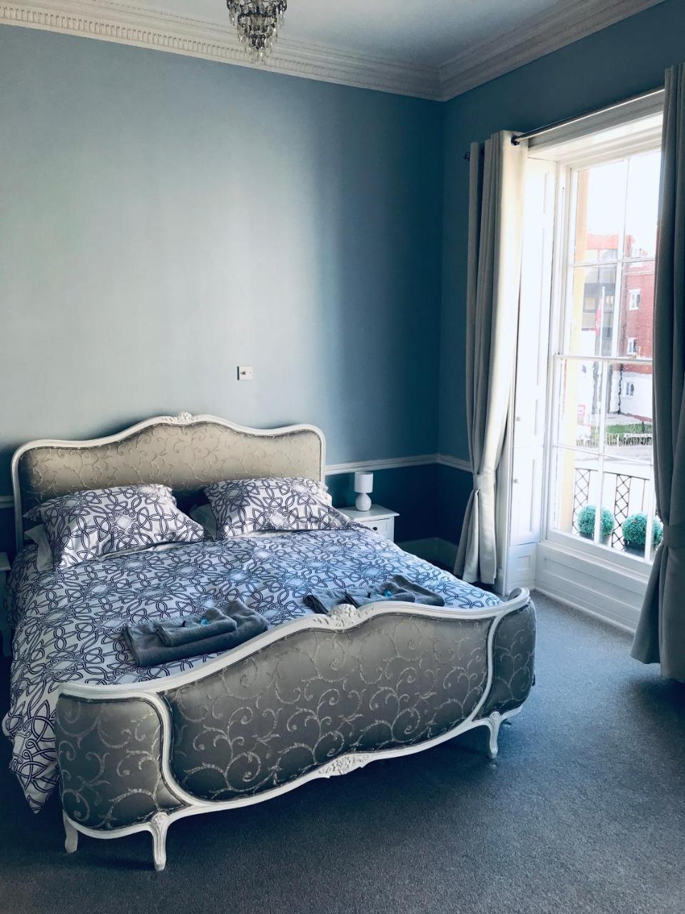 Regency Rooms Guesthouse チェルトナム エクステリア 写真