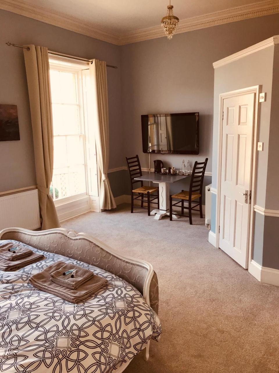 Regency Rooms Guesthouse チェルトナム エクステリア 写真