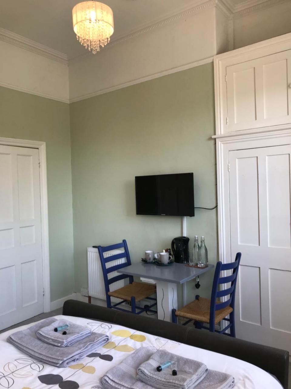 Regency Rooms Guesthouse チェルトナム エクステリア 写真